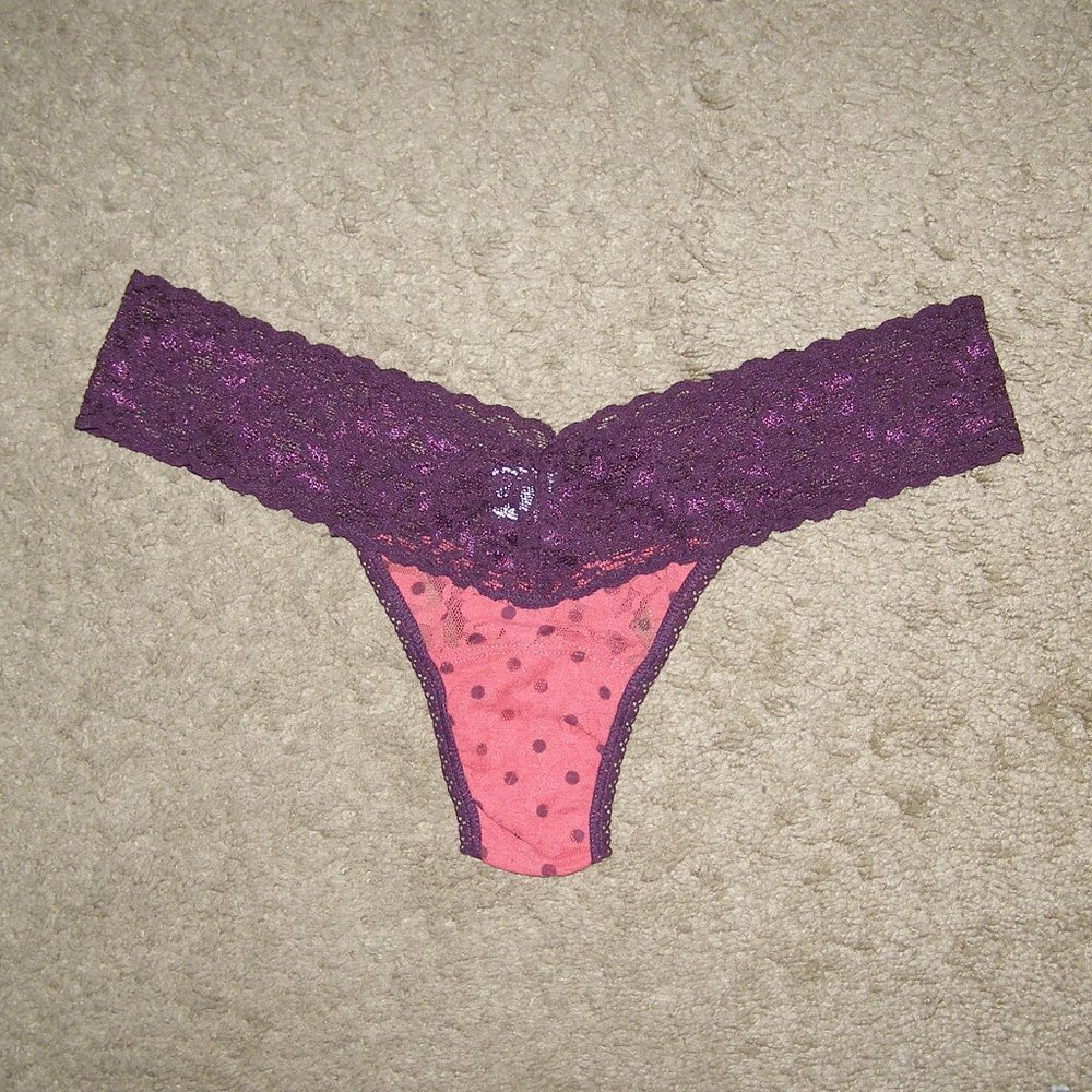 NEW size OS small/med HANKY PANKY lace thong Polka Dot